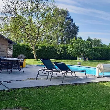 Aux P'tits Bonheurs La Grange Bed & Breakfast