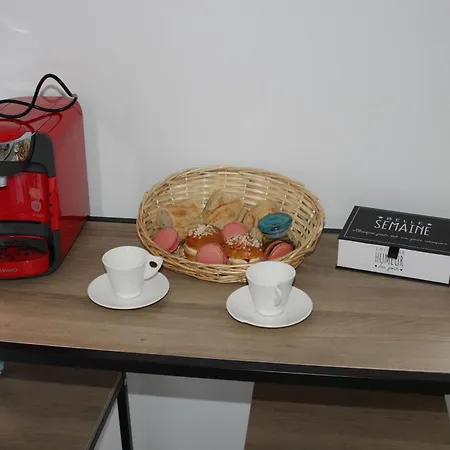 Aux P'tits Bonheurs La Grange Bed & Breakfast *