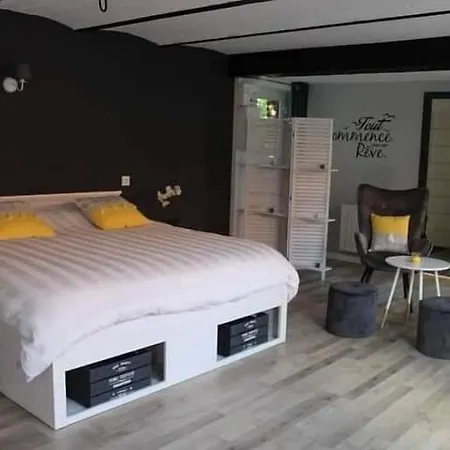 Aux P'tits Bonheurs La Grange Bed and Breakfast 4*